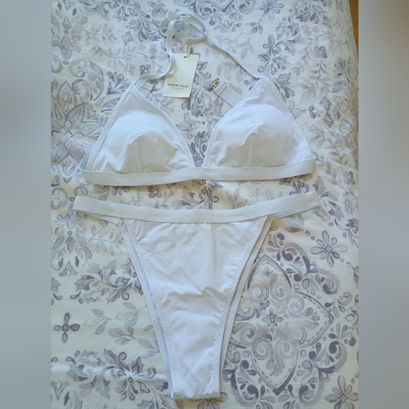 SHEIN 2 Piece Simple White Bikini Set - Picture 4 of 16
